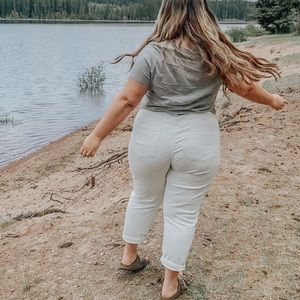 American Eagle Mom Jeans